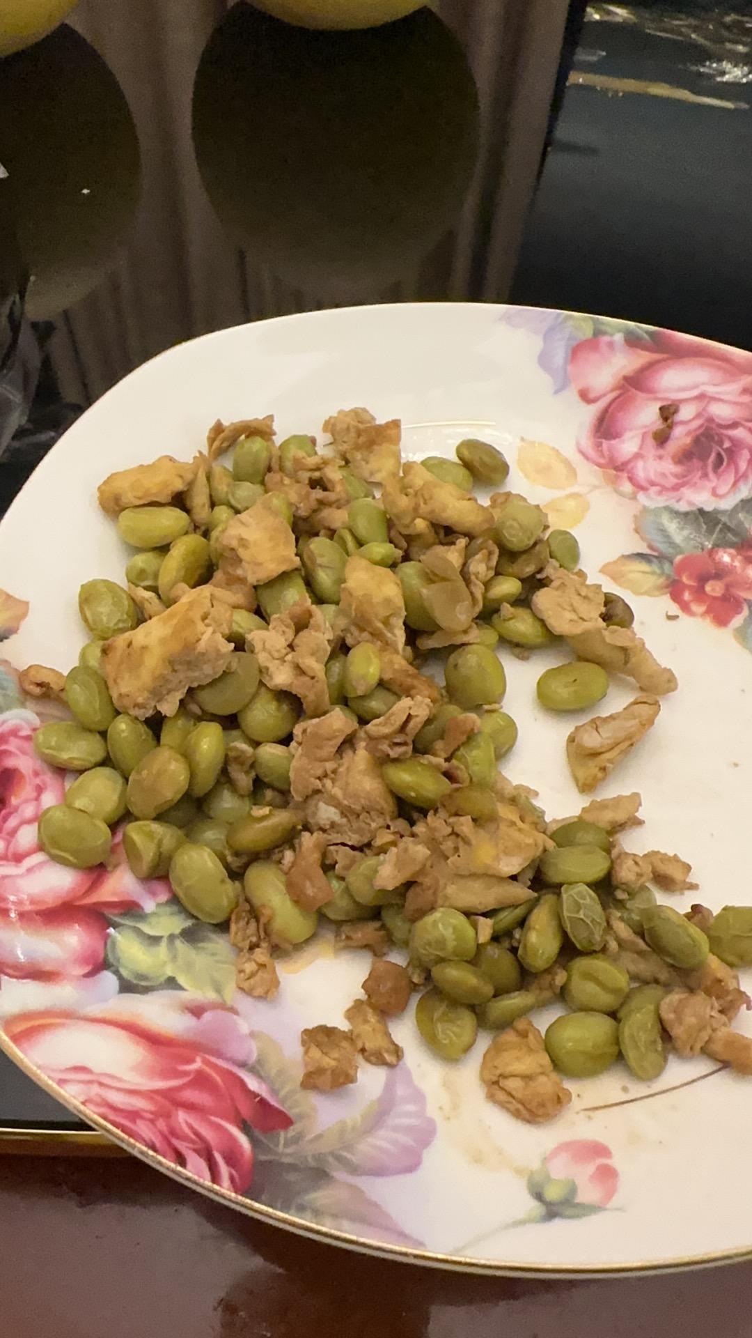 家常小炒—毛豆炒鸡蛋