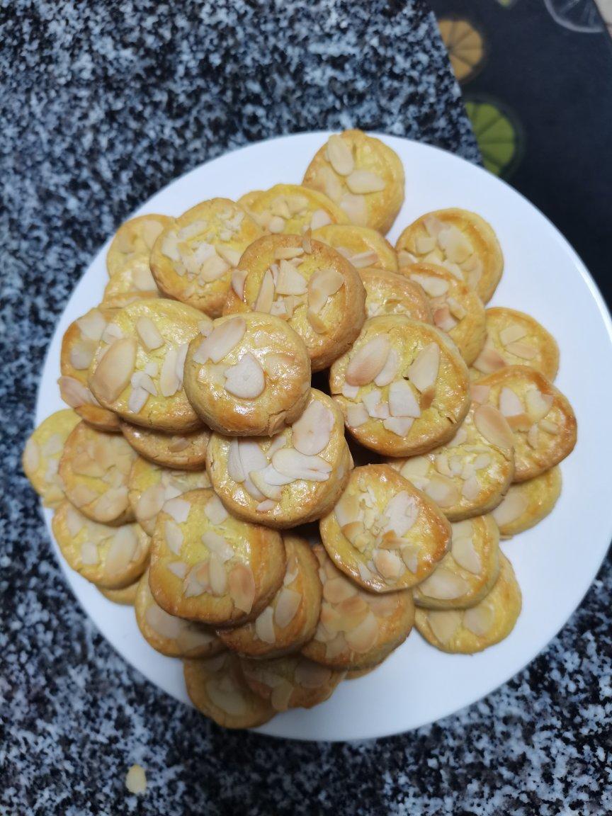 酥的掉渣的杏仁曲奇饼干