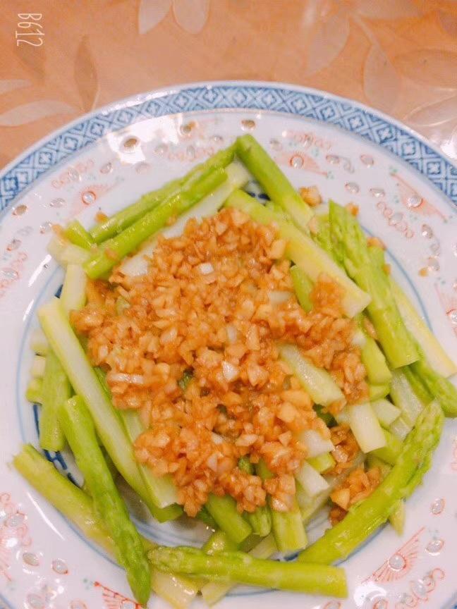 凉拌芦笋