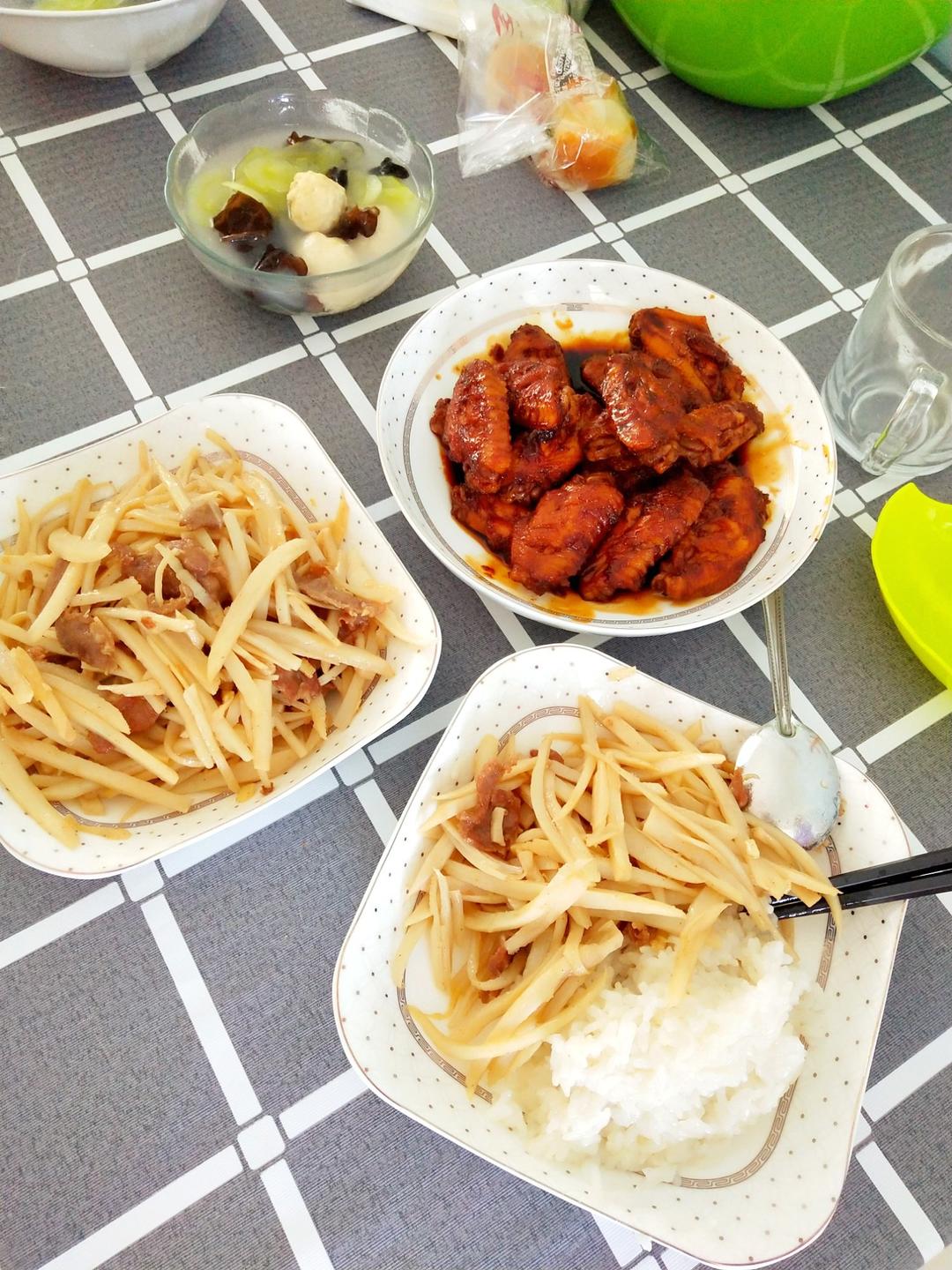 藕丝炒五花肉