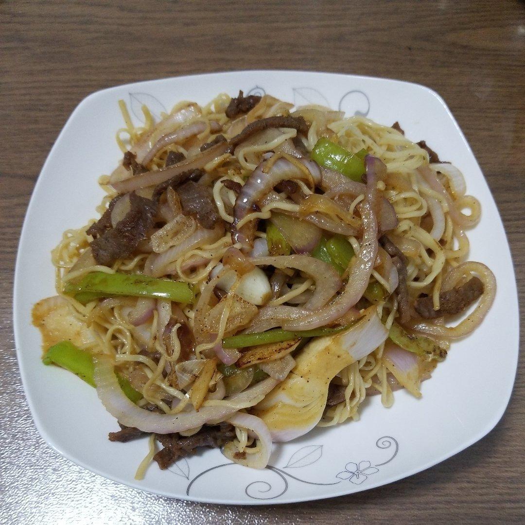 黑椒牛肉炒面
