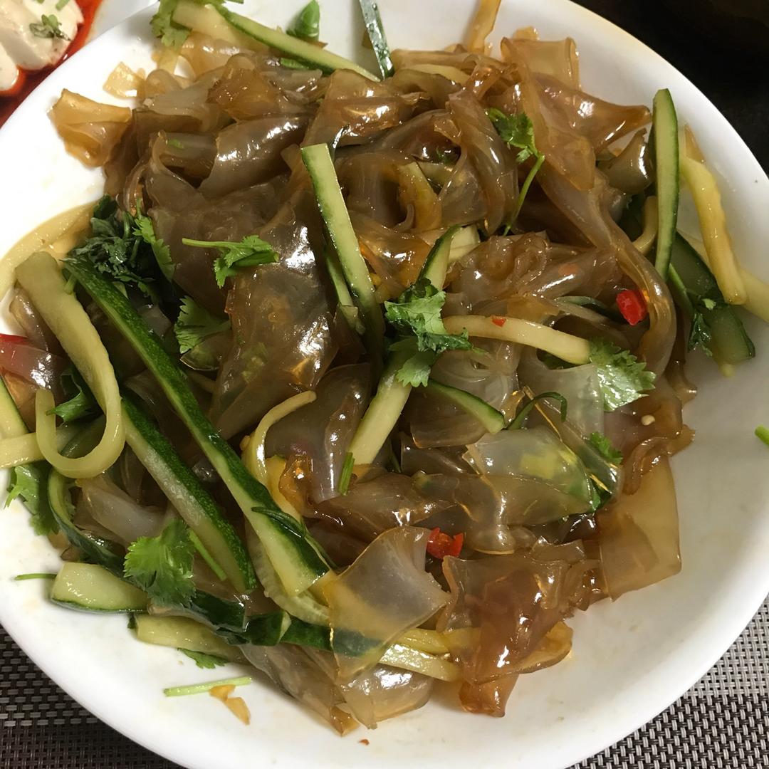 麻你家小妈妈做的凉拌粉皮