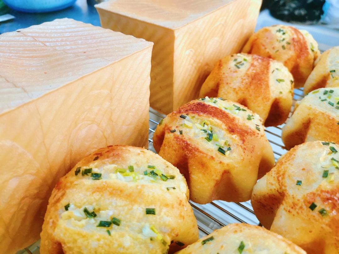 蒜香肉松小炸弹面包（烫种）