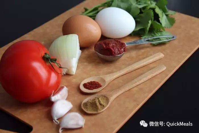 北非蛋Shakshuka(地狱之蛋Eggs in Hell)的做法 步骤1