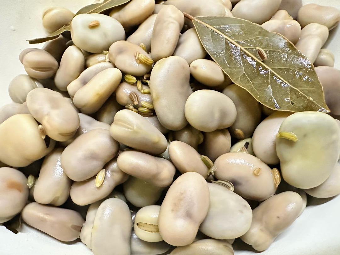 茴香豆、水煮五香蚕豆，孔乙己那碟让我们都流过口水的豆子