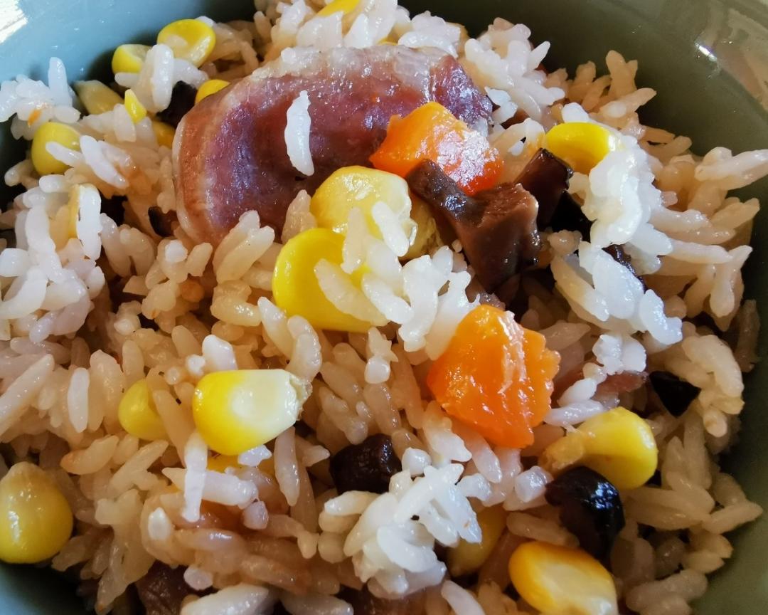 快手电饭煲香肠饭