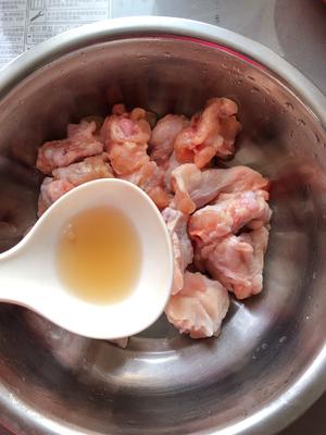 超级详细的蒜蓉蒸翅根（鸡腿，鸡胸肉，等等哇）的做法 步骤2