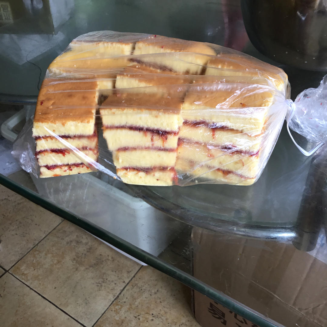 不一样的基础戚风蛋糕夹层<分片小残手也能快速搞定！>