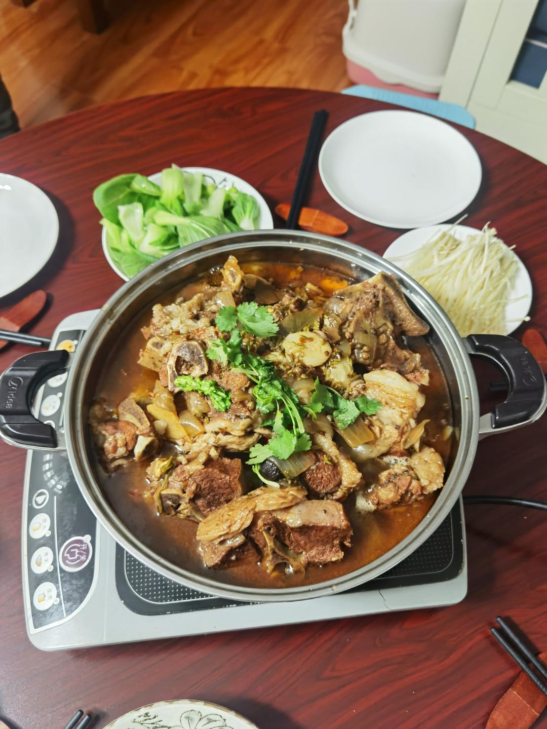 堂妈教你做红汤羊蝎子火锅