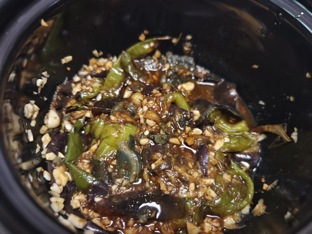 擂辣椒皮蛋茄子