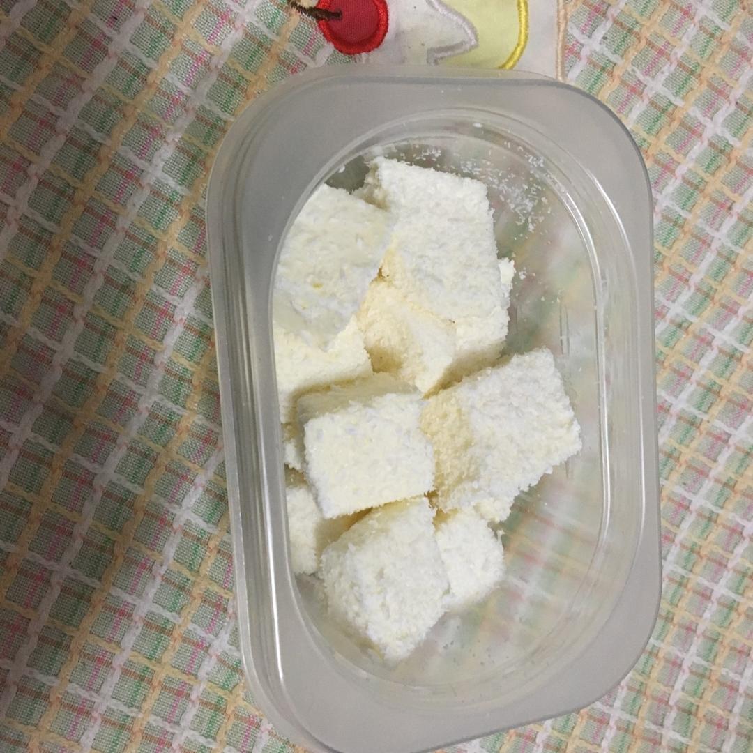 完胜85度C牛奶椰丝小方