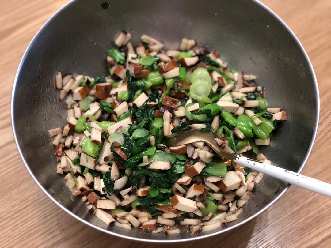 冬笋香菇菜包