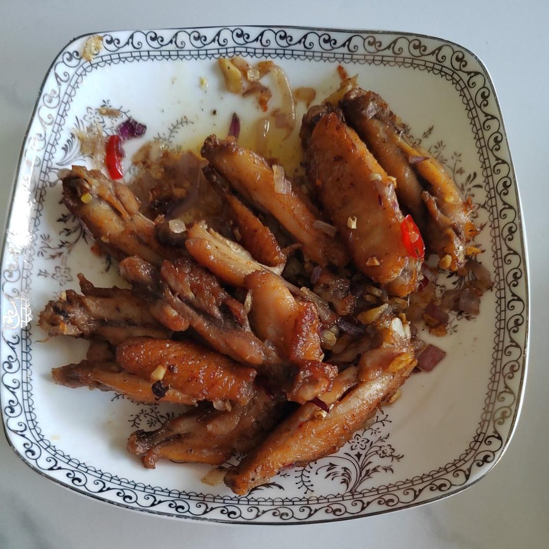 蒜香鸡翅，这才是鸡翅最好吃的做法