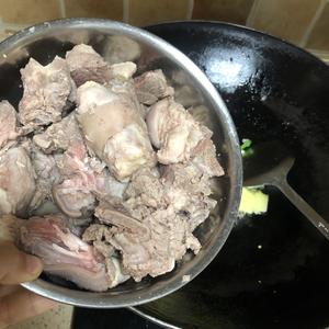 支竹羊腩羊杂煲的做法 步骤7