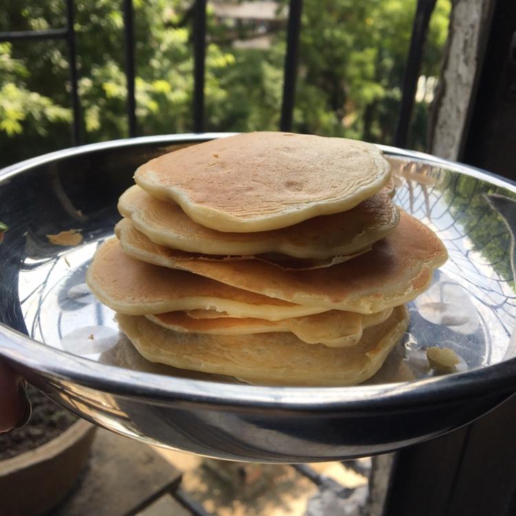 【减脂早餐】无油香蕉松饼（超简单）