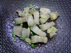 【冬日暖身汤】白菜虾干粉丝煲的做法 步骤5