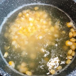 一碗玉米紫菜蛋花汤的做法 步骤1