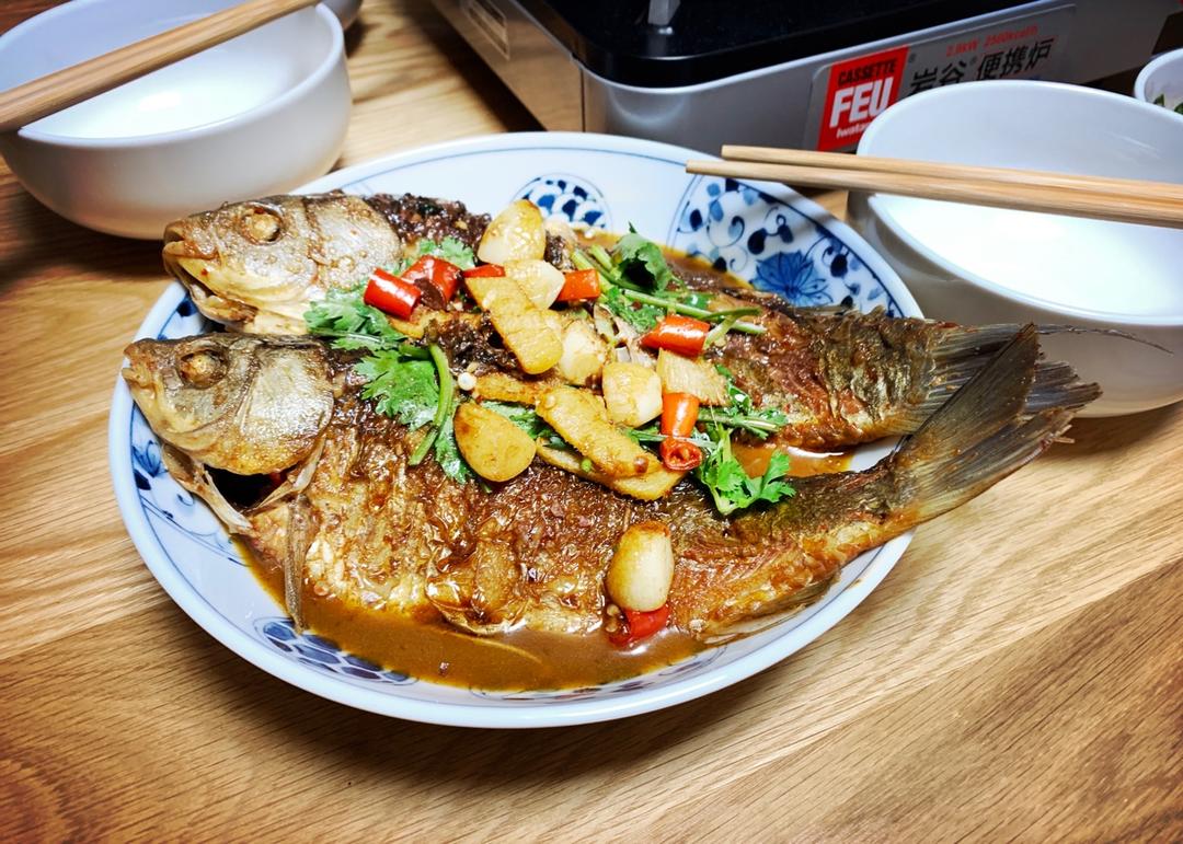 红烧鲫鱼