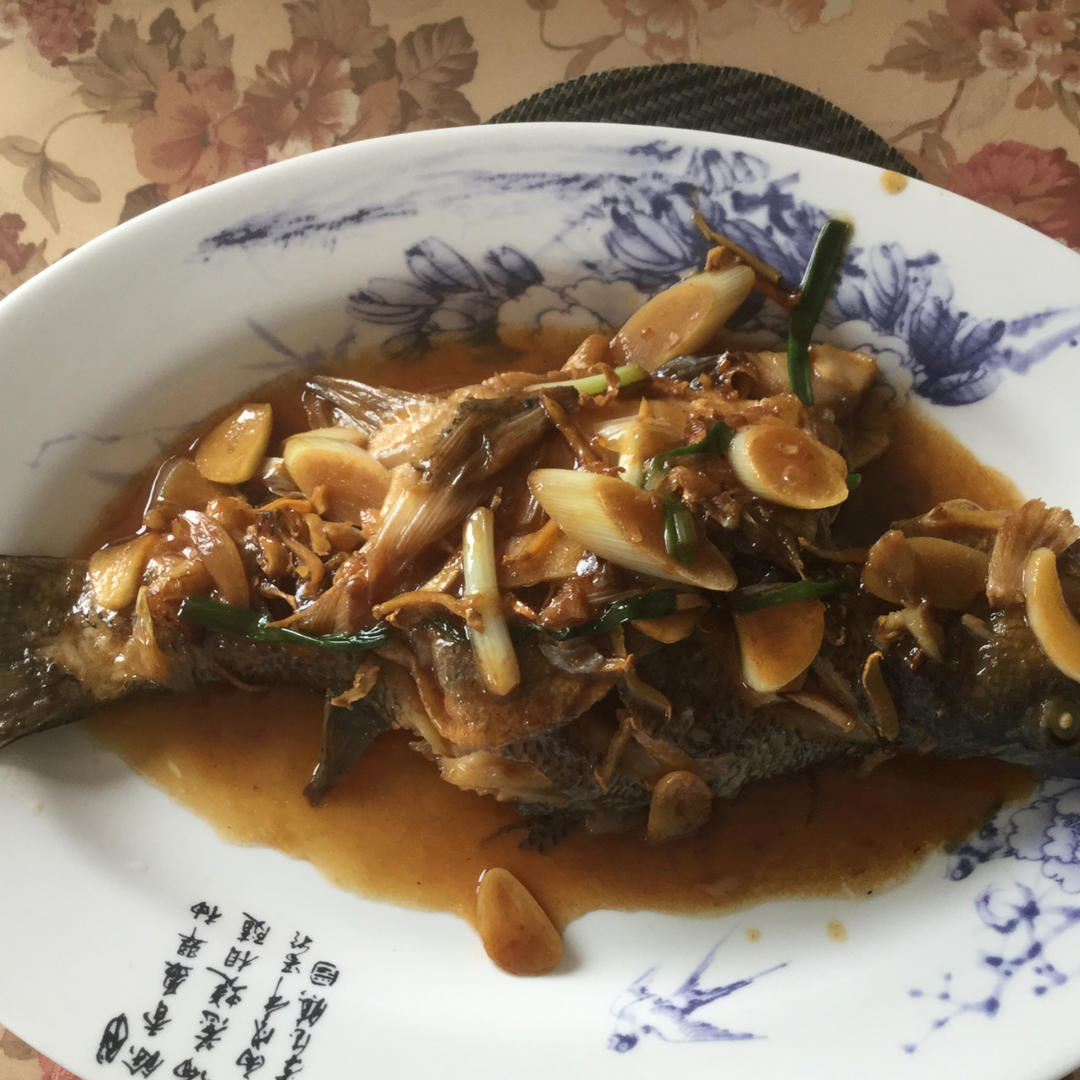红烧鲈鱼