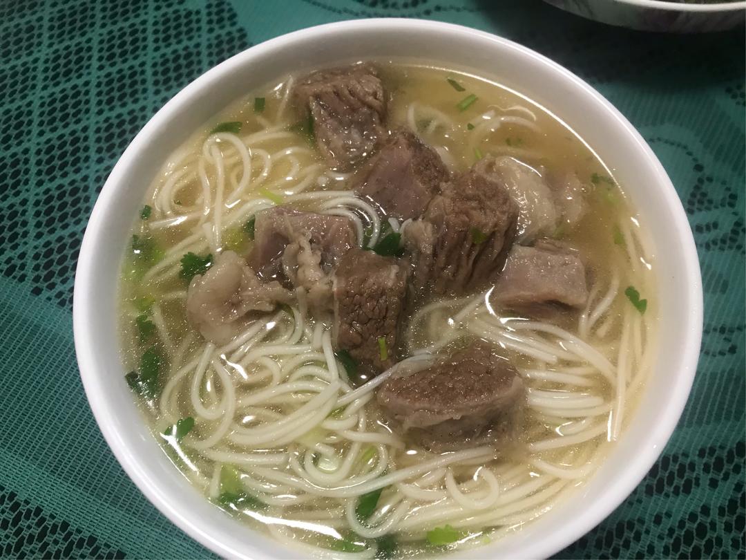 粤式清汤牛腩面