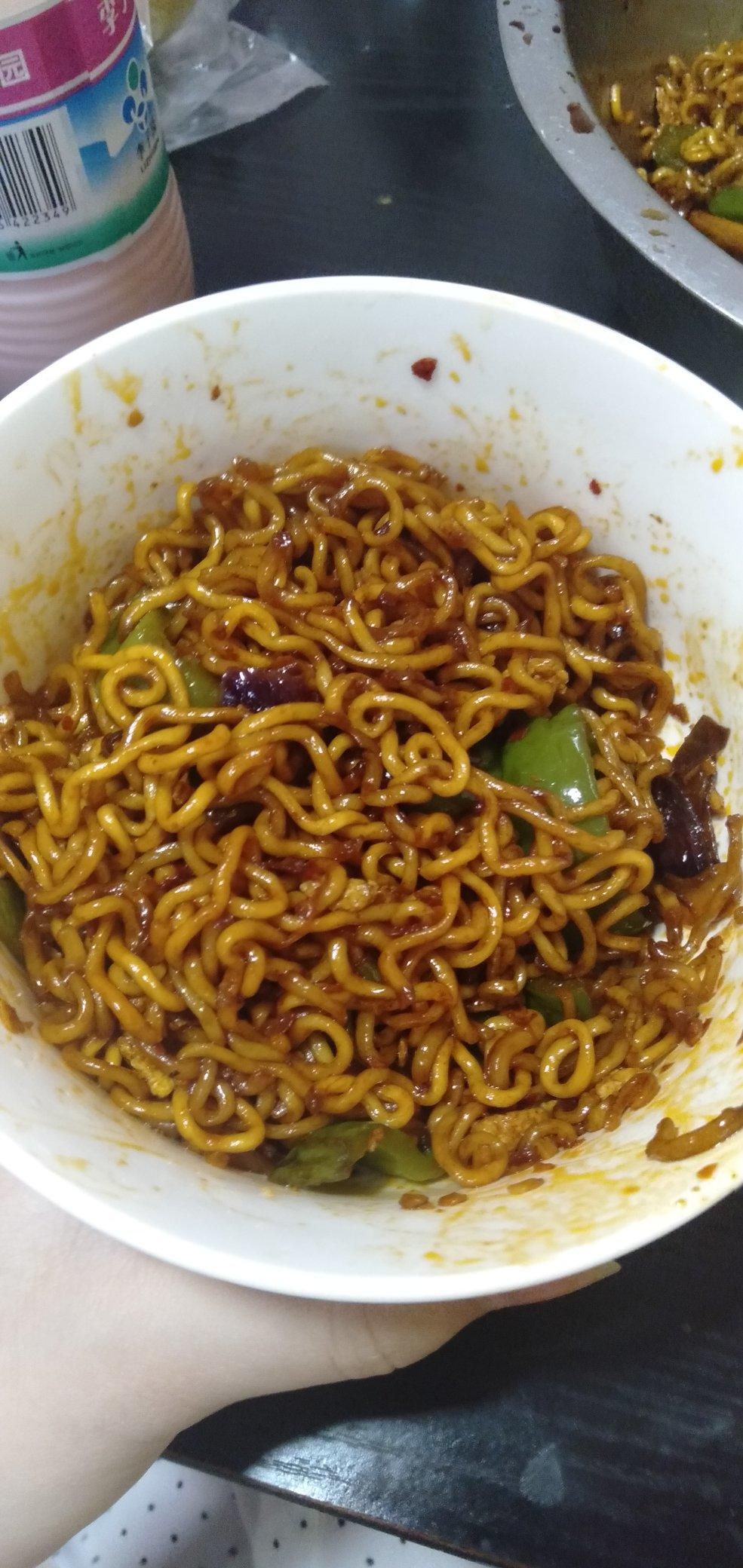 炒方便面￨幸福感爆棚