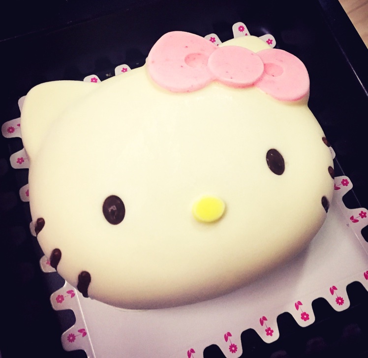 酸奶慕斯HelloKitty蛋糕