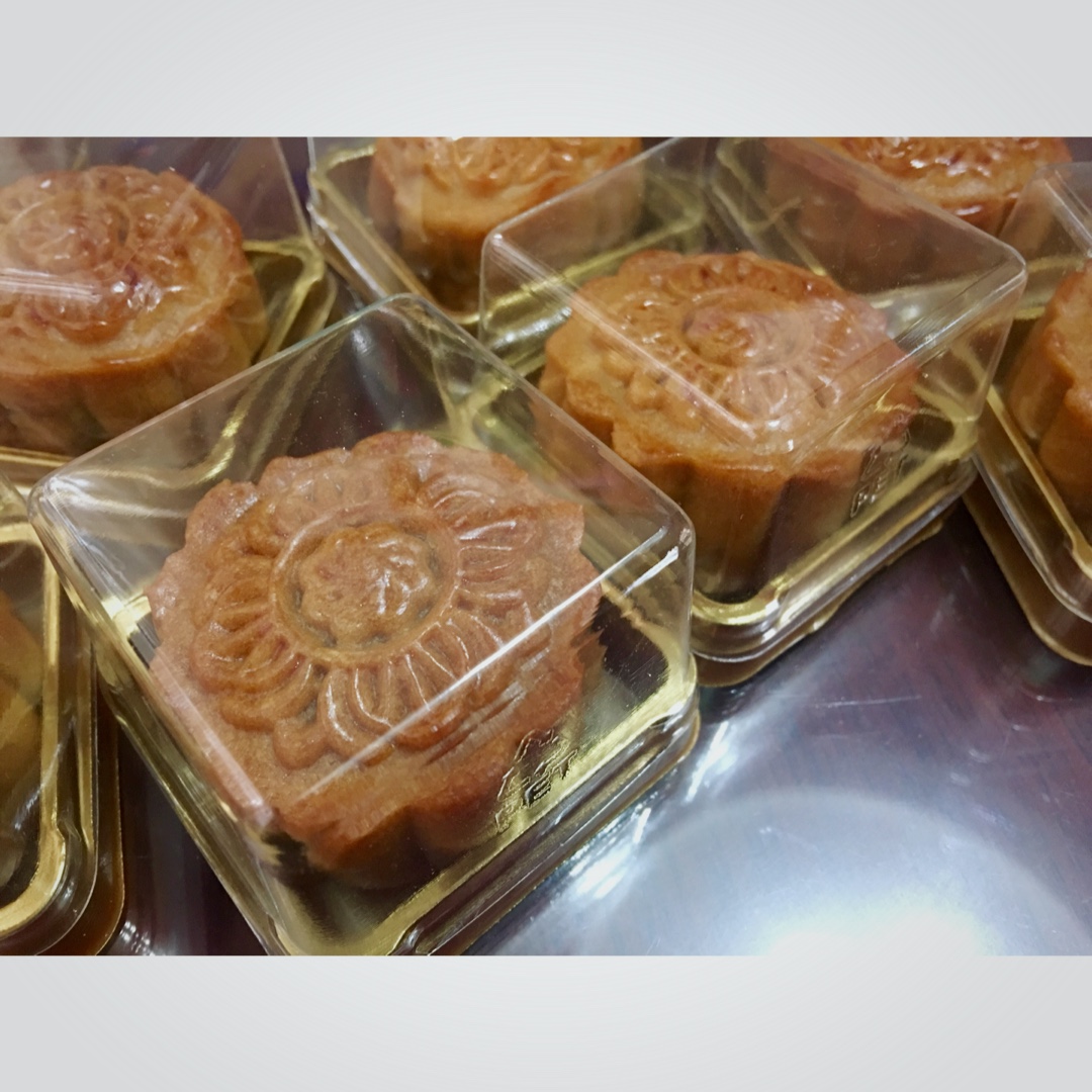 广式月饼——蛋黄莲蓉月饼