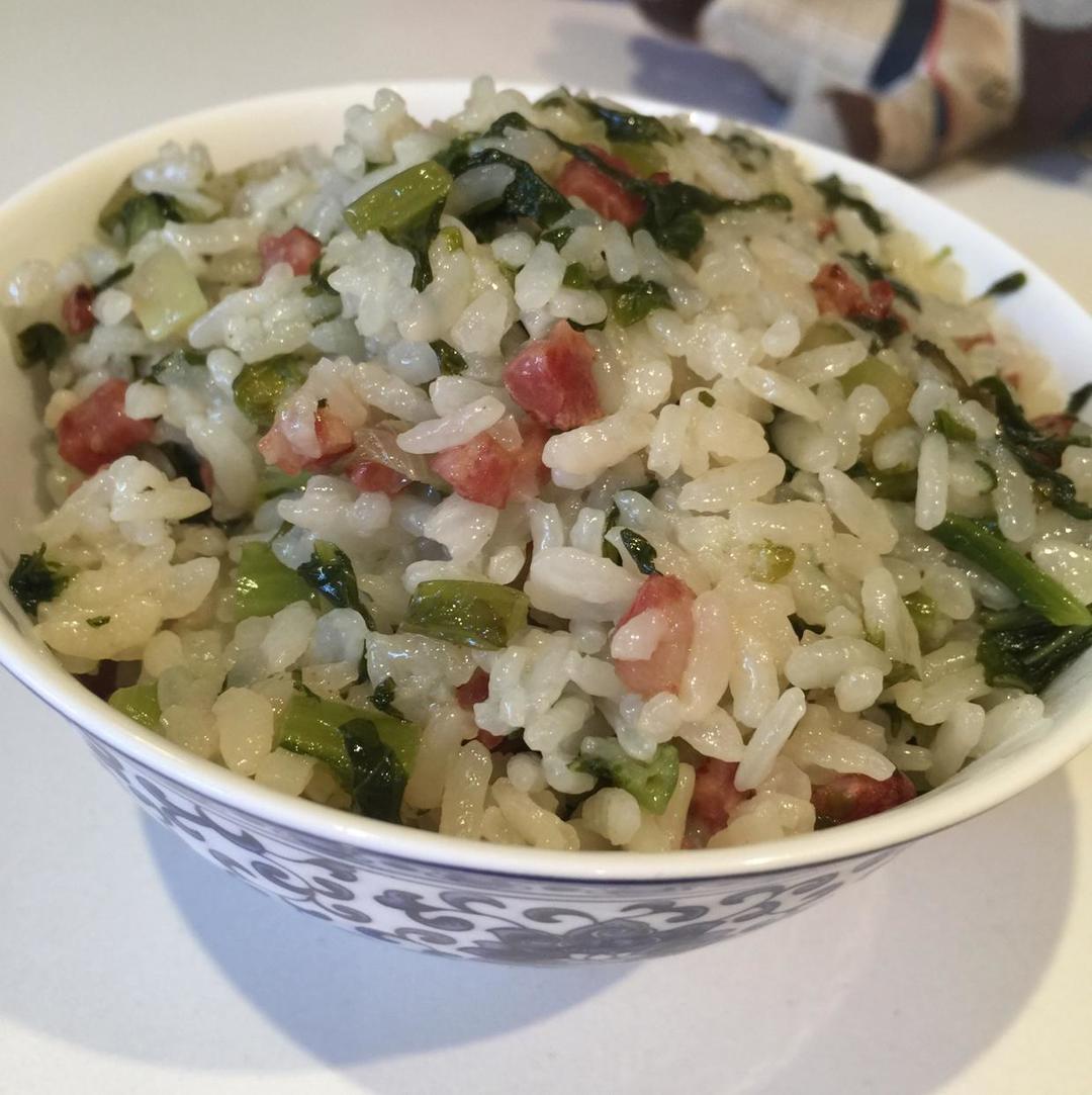 莴笋叶香肠焖饭的做法