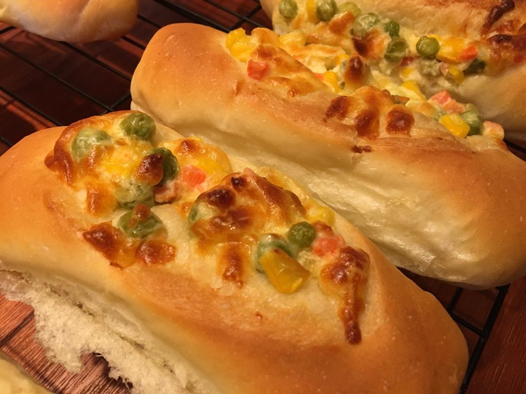 玉米火腿沙拉面包