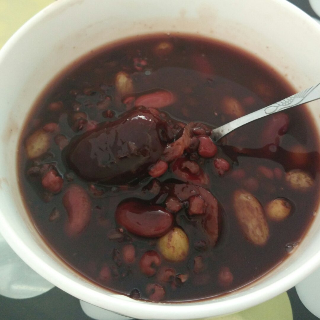 红豆小米薏米黑米粥
