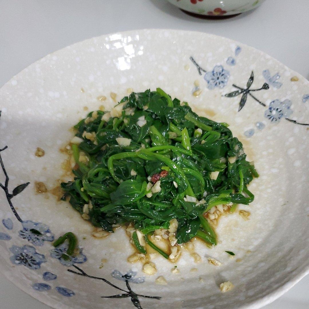 凉拌菠菜(家传秘方)