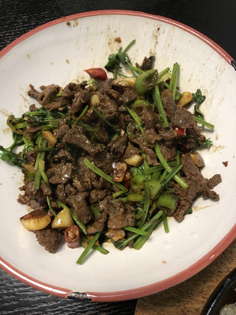 香菜牛肉