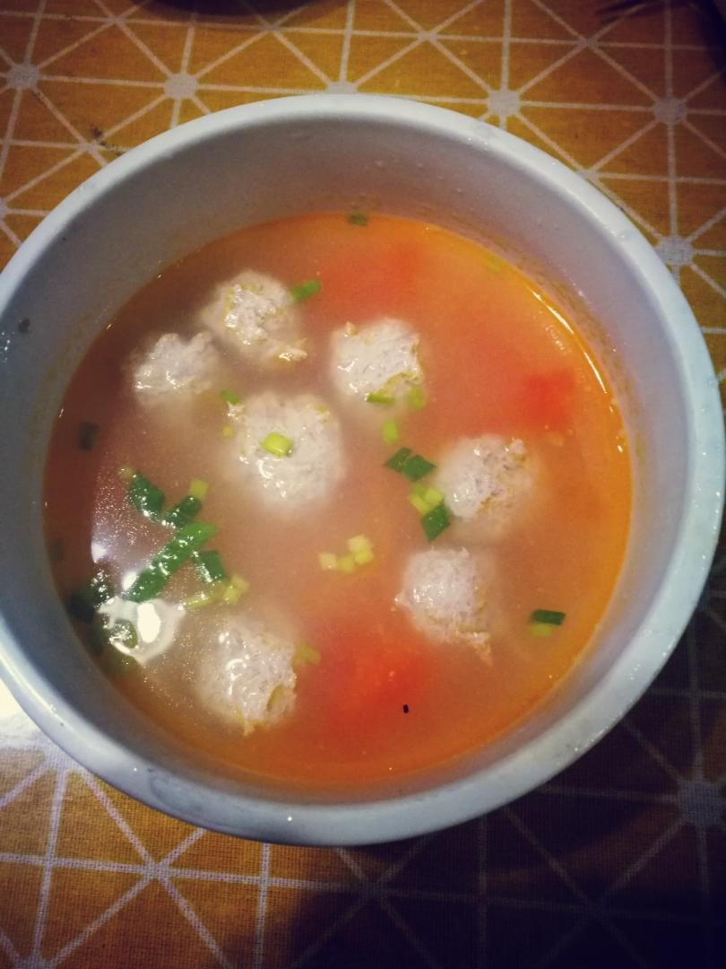 蕃茄丸子汤。