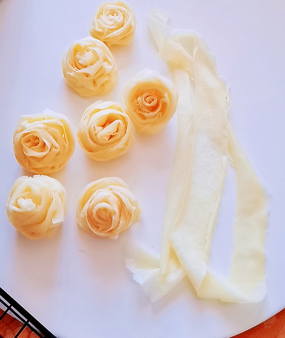 🌹千层皮玫瑰花造型🌹美食菜肴拼盘装饰🌹创意花式摆盘的做法 步骤4
