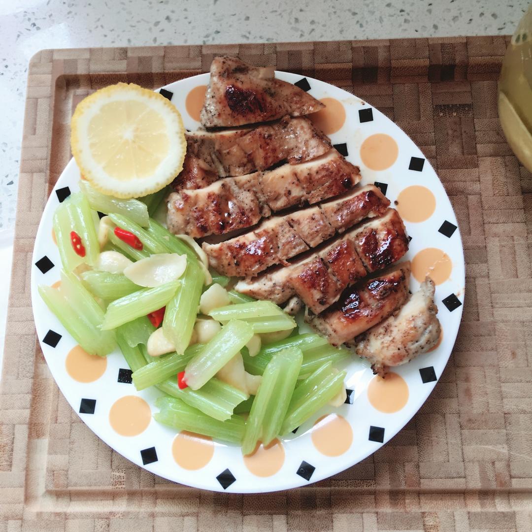 酷炫屌炸天好吃的煎鸡胸肉（香蒜蜂蜜煎鸡胸肉）