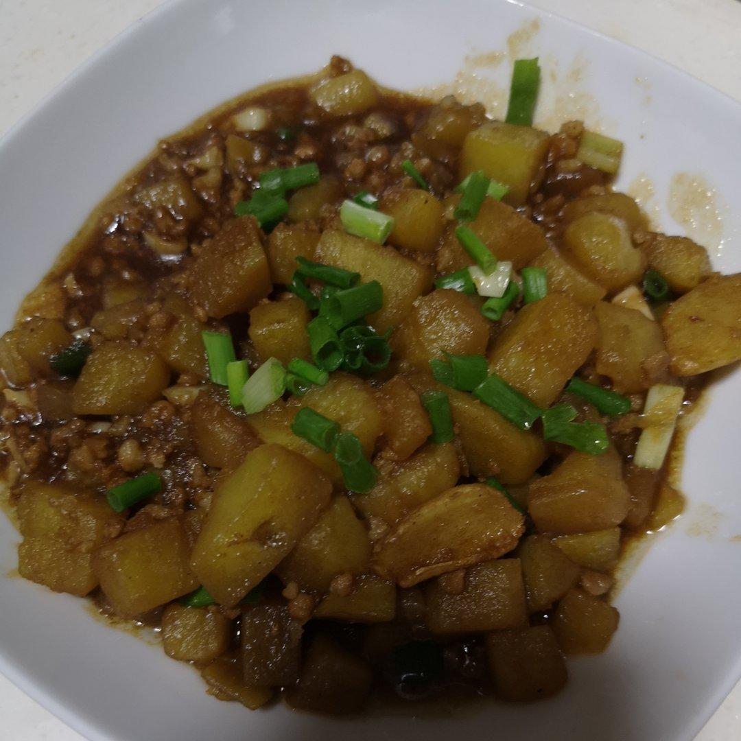 肉末土豆浇饭