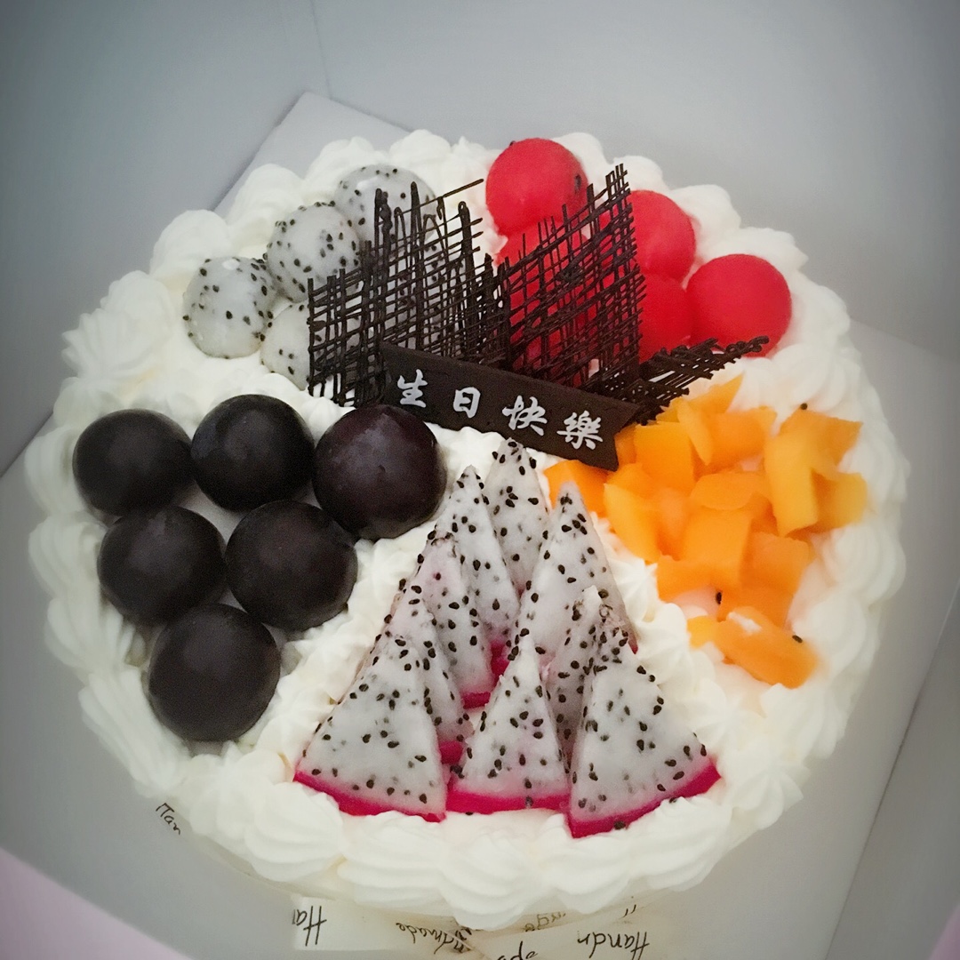 奶油水果装饰蛋糕