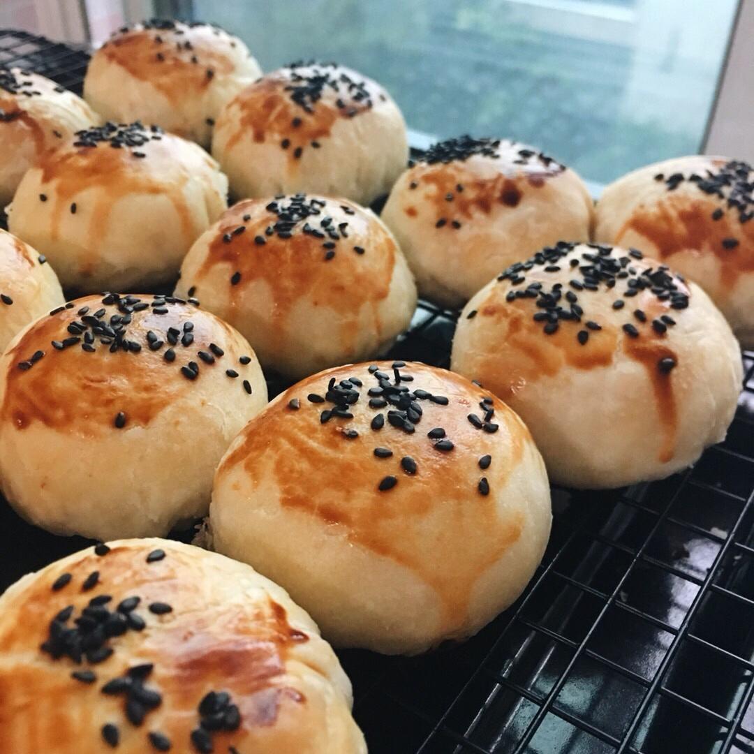 排四个小时队也买不到的鲜肉月饼，秘诀是放麻油！