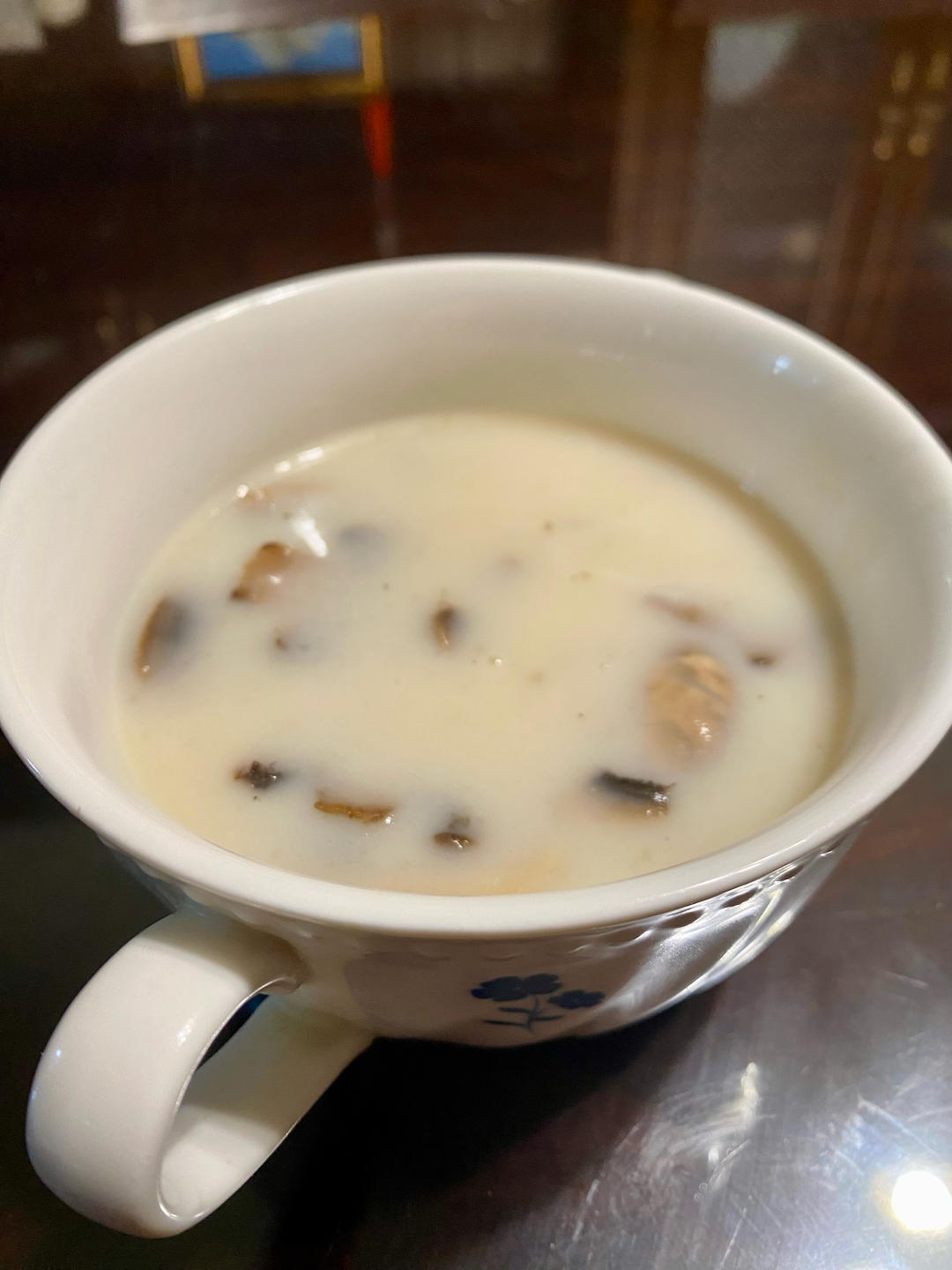 奶油蘑菇浓汤（在家也能喝的美味浓汤）