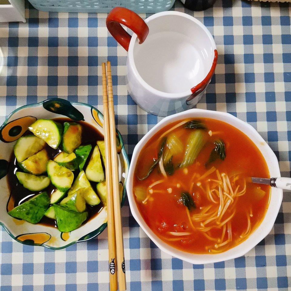 低脂低卡～营养又下饭的番茄金针菇