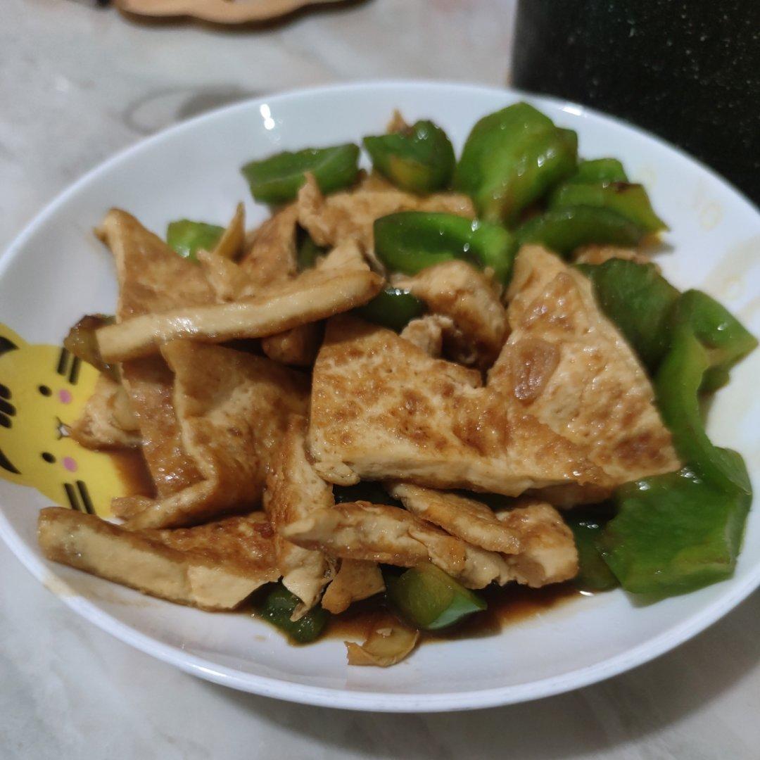 青椒炒豆腐