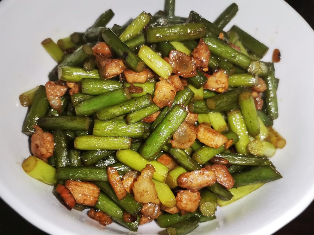 蒜苔炒肉末，三碗米饭都不够吃