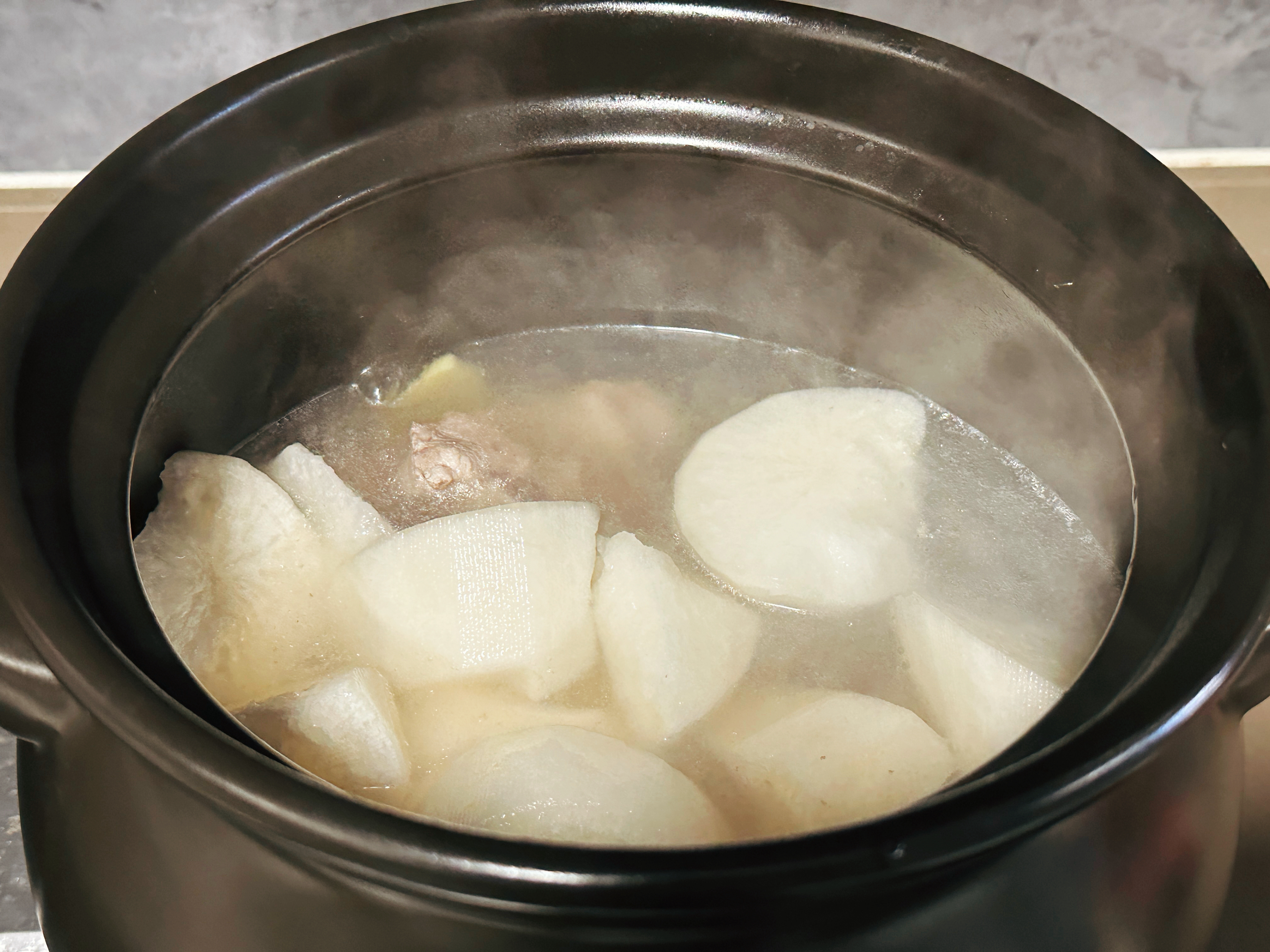 白萝卜炖排骨汤-家常清汤的做法 步骤4