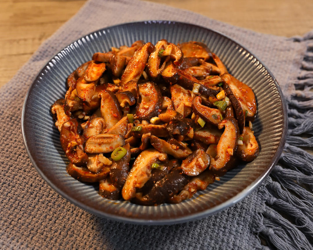 麻辣香菇的做法