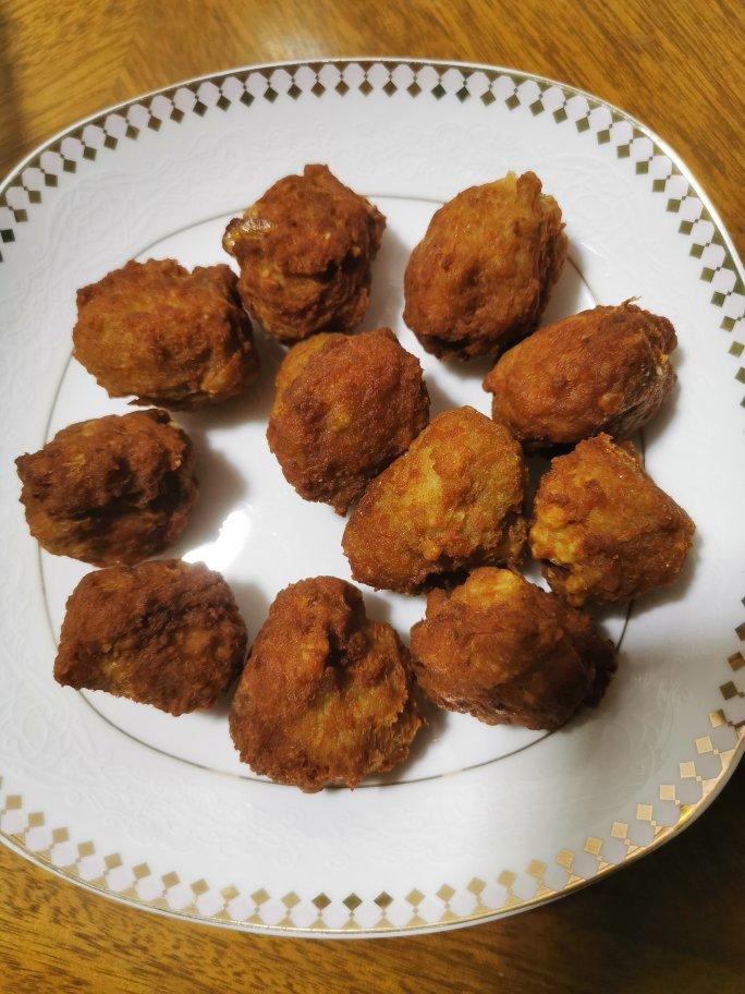 炸猪肉丸子