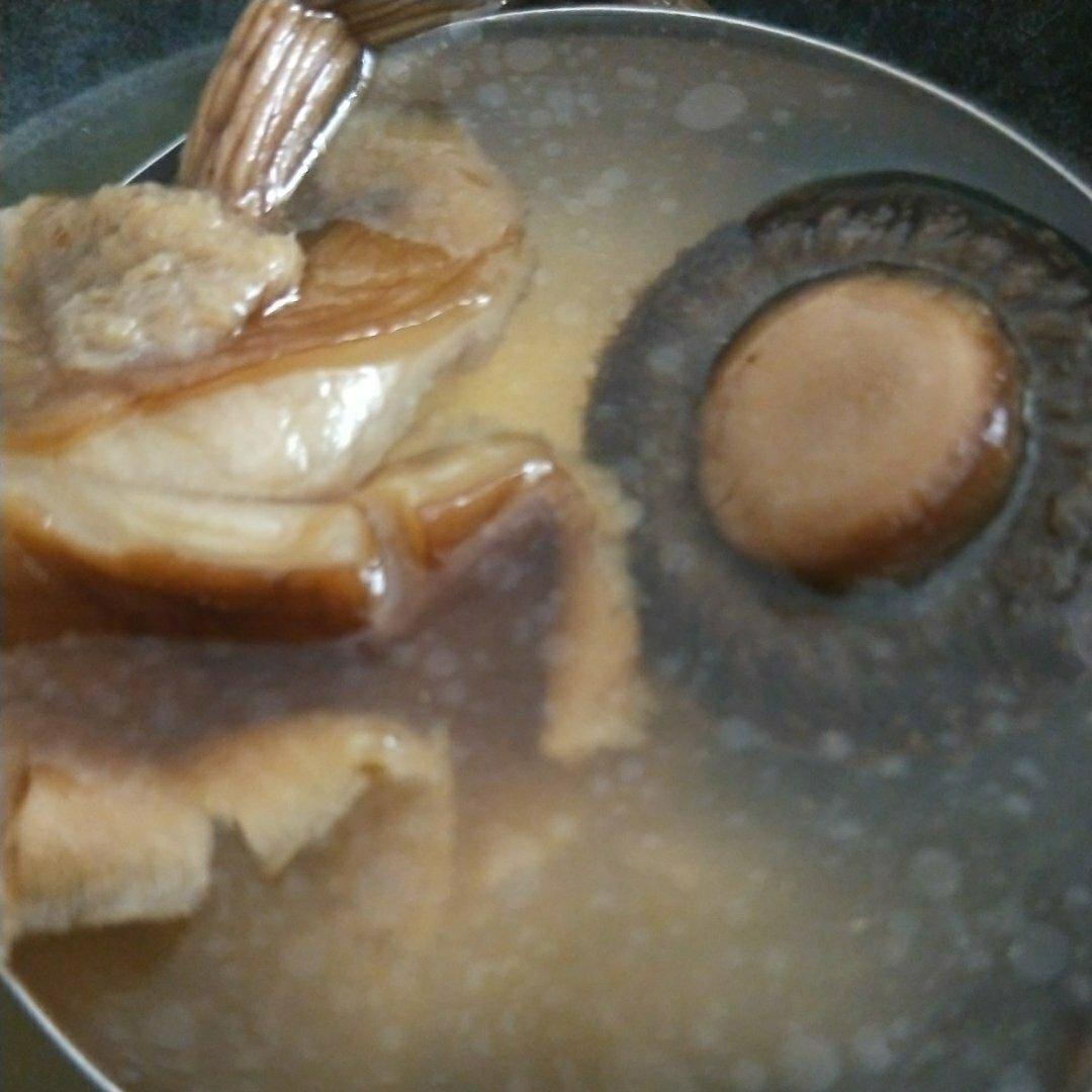 【汉美驰慢炖锅】无花果干莲藕骨头汤