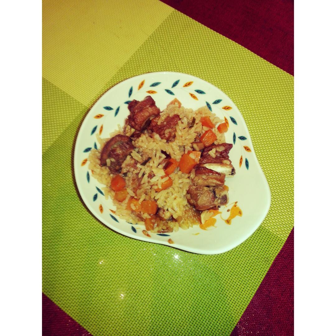 喷香排骨焖饭（爆好吃）