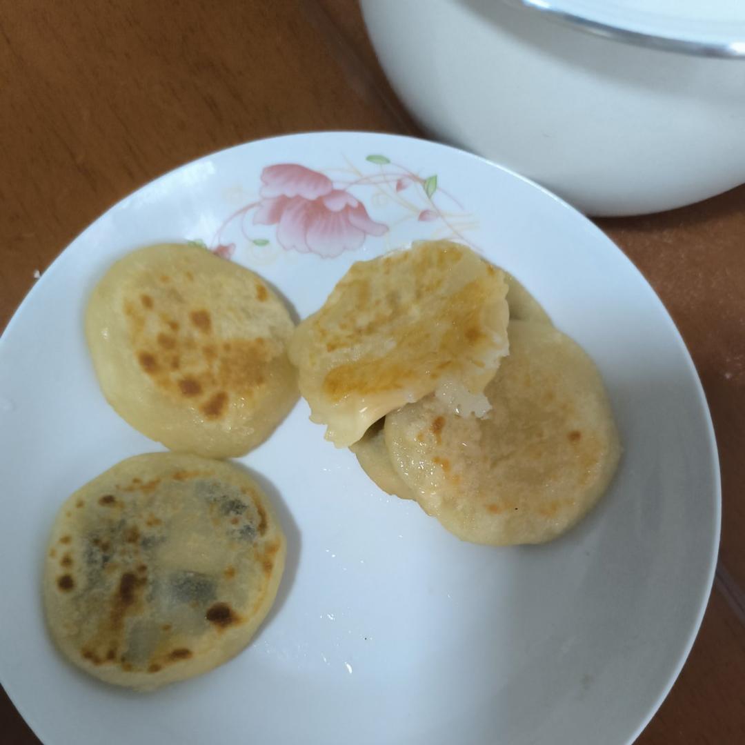 烫面小糖饼 柔软劲道 凉了也不硬 做法简单一看就会 附细节视频详解