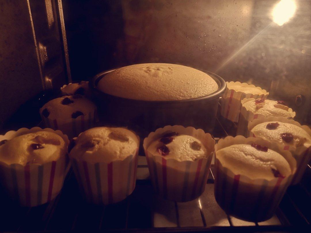 超简单完美戚风蛋糕（6寸2蛋）附打发、翻拌、脱模视频