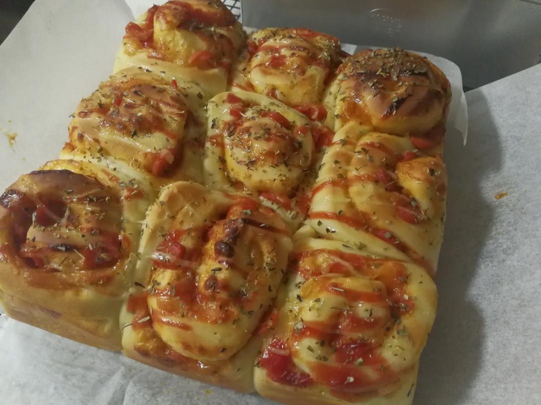 会拉丝的烤肠面包（披萨面包）